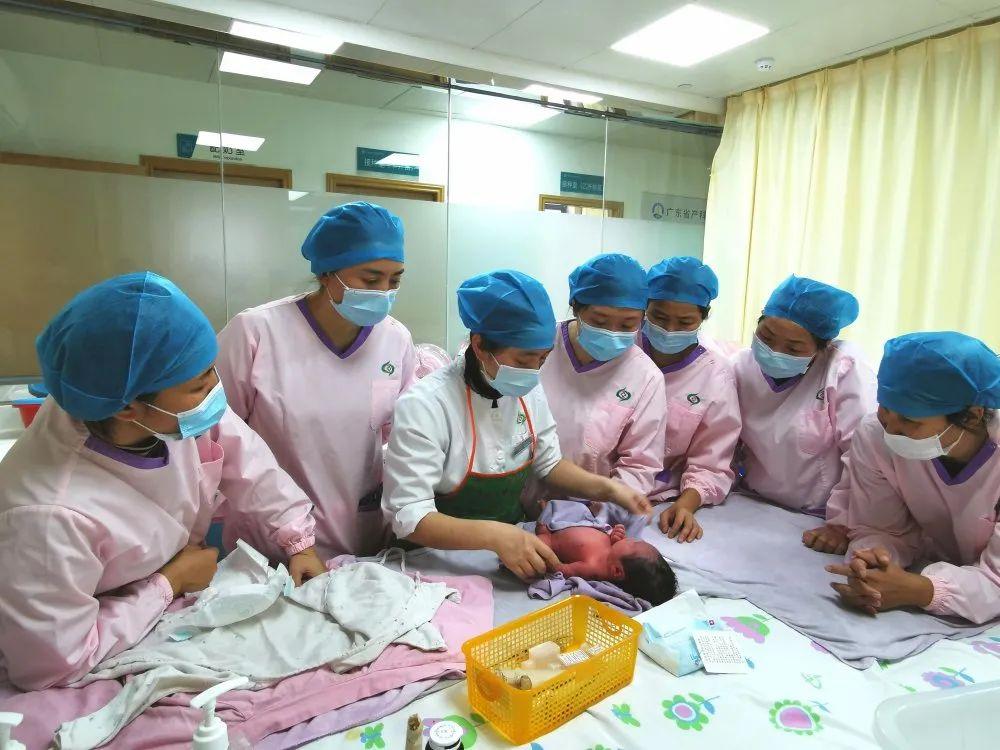 白河县妇婴监护型护送